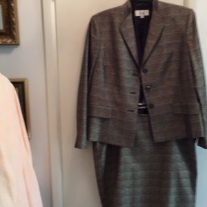 Women fully lined Business Suit